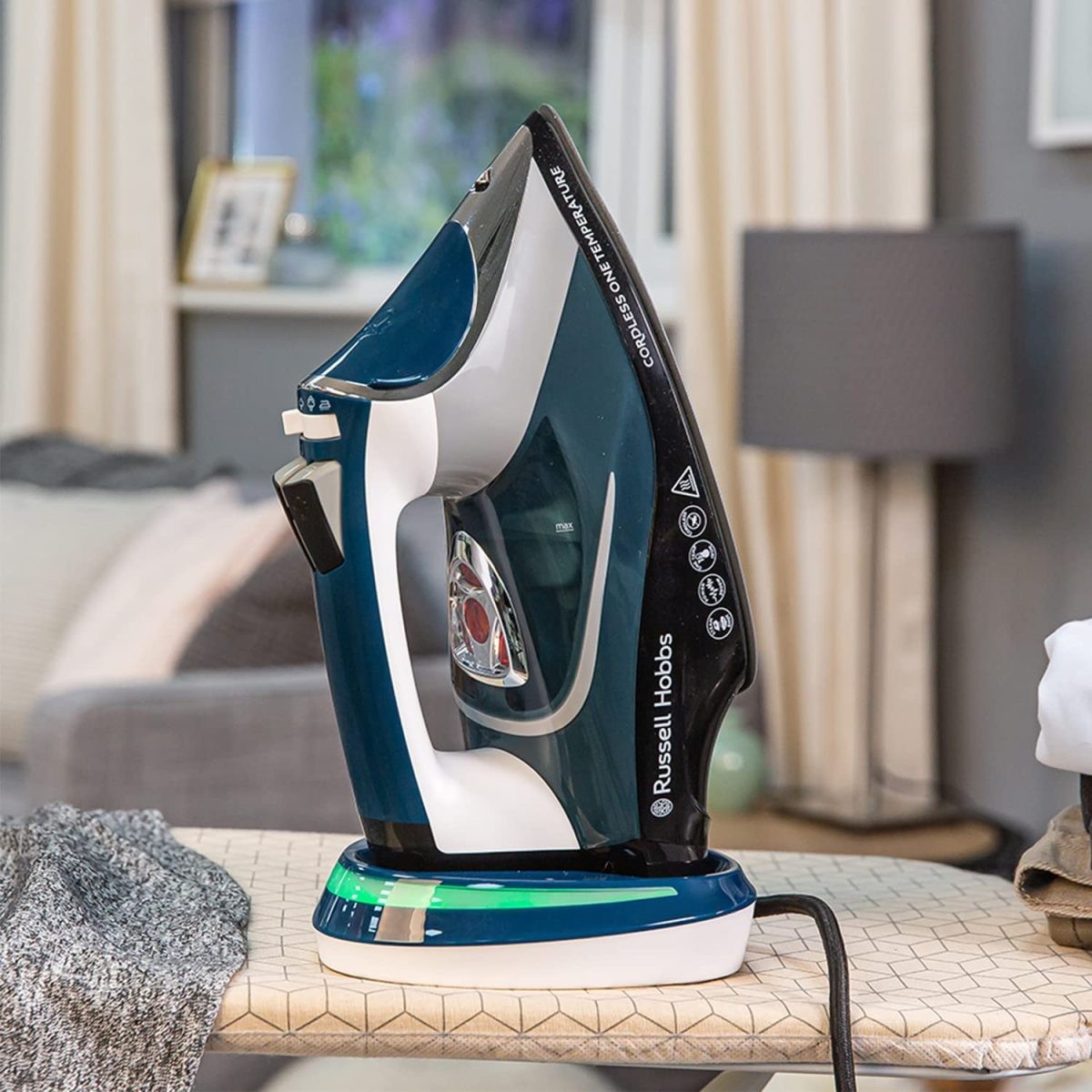 Russell Hobbs, Cordless One-Temperature Steam Iron, 2600 Watts, Blue