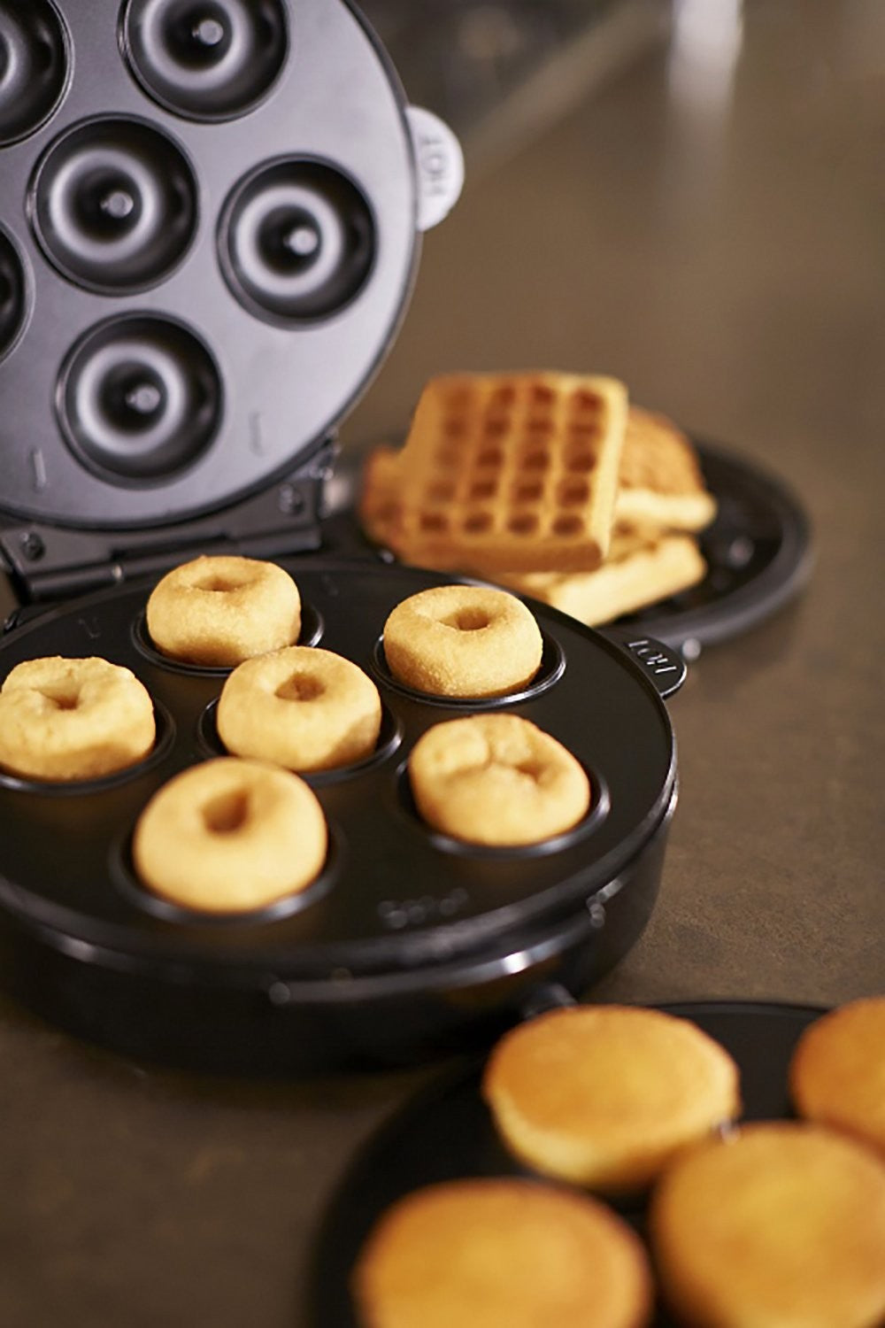 Russell Hobbs, 3 In 1 Device For Preparing Waffles, Muffins & Donuts, Black