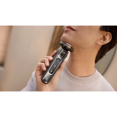 Philips i9000 Wet & Dry Electric Shaver with Skin IQ