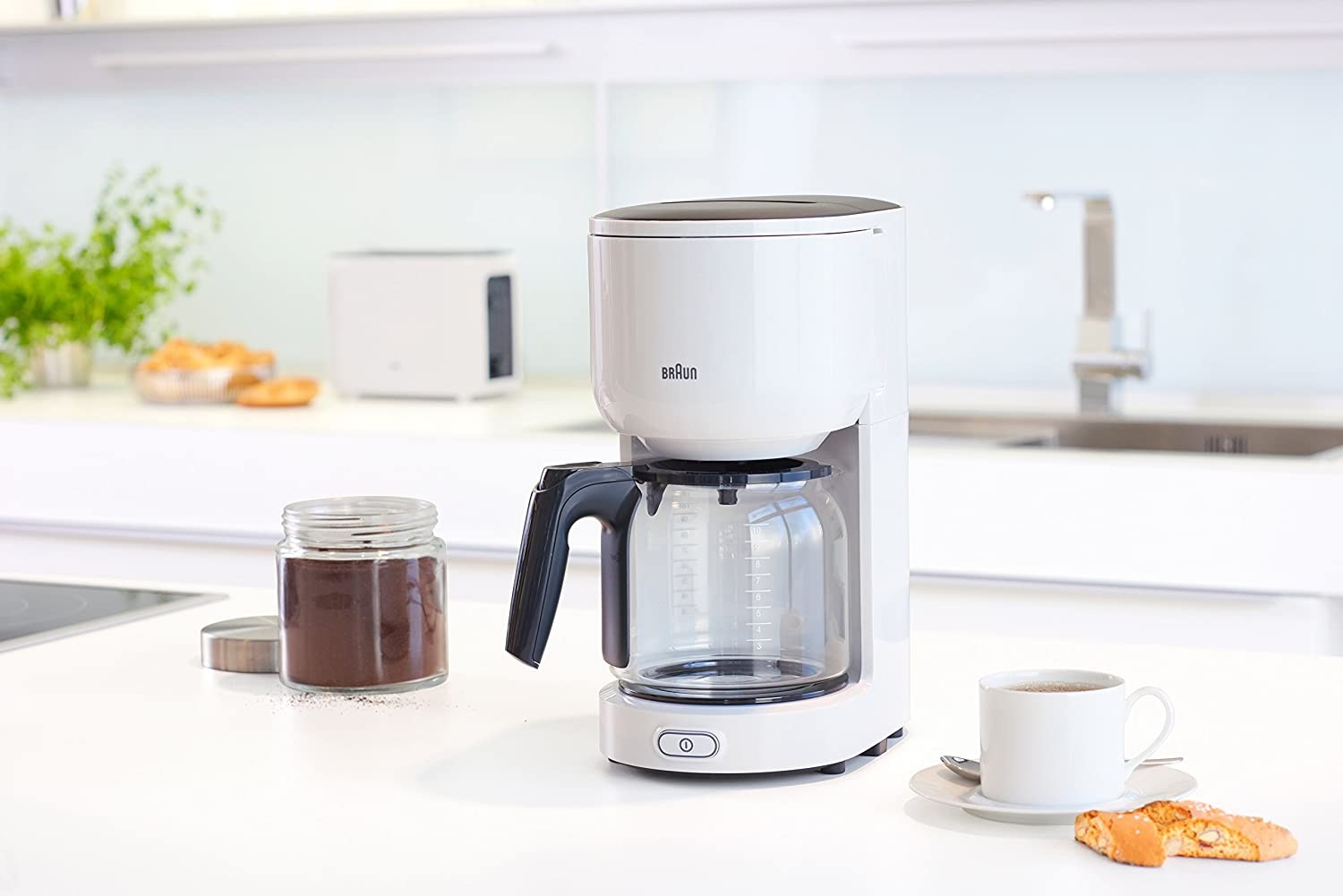 Braun, Freestanding Fully Automatic Coffee Maker, 1000 Watts, White