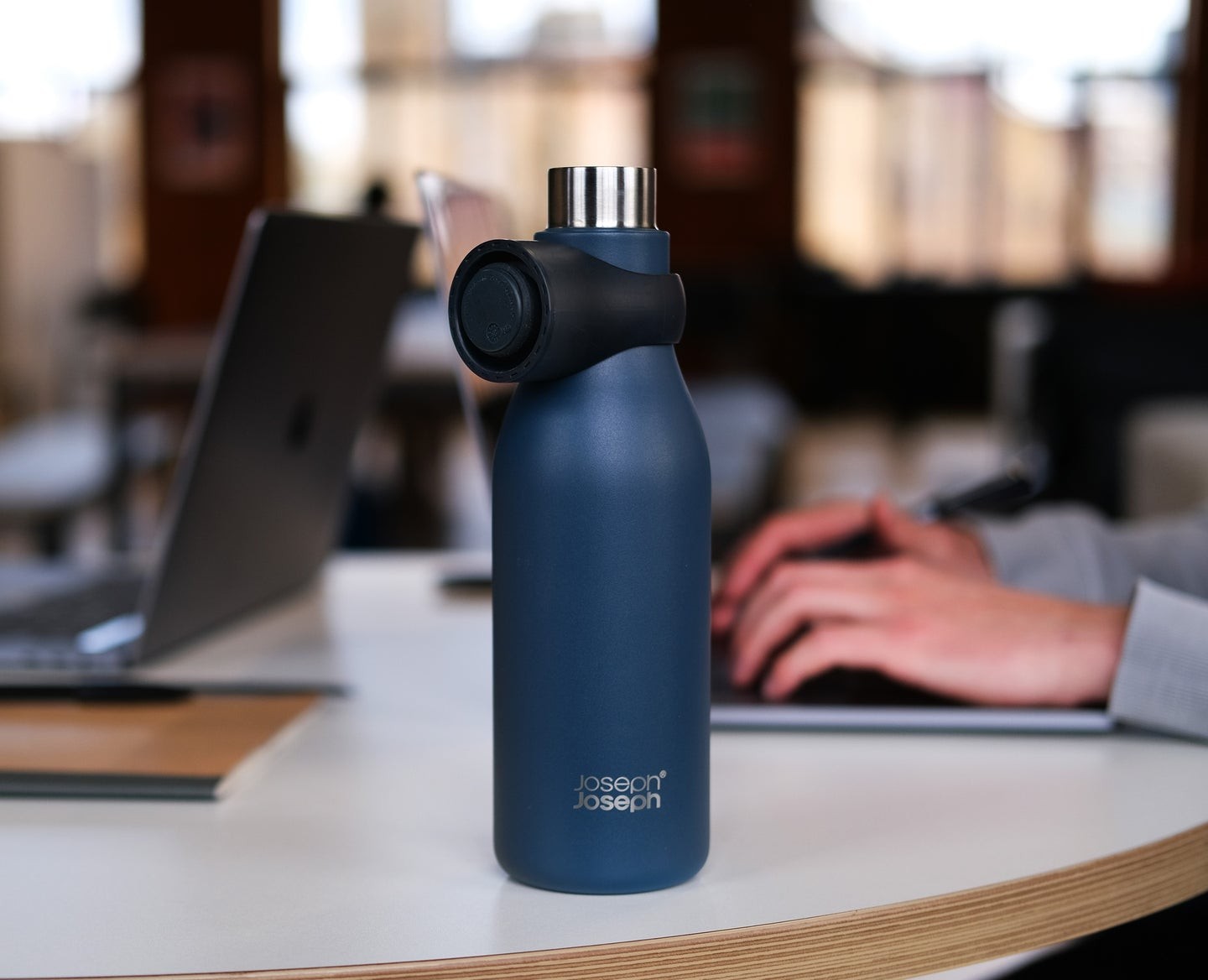 Joseph Joseph, Loop™ Stainless-steel Vacuum Insulated Water Bottle, 500 ML