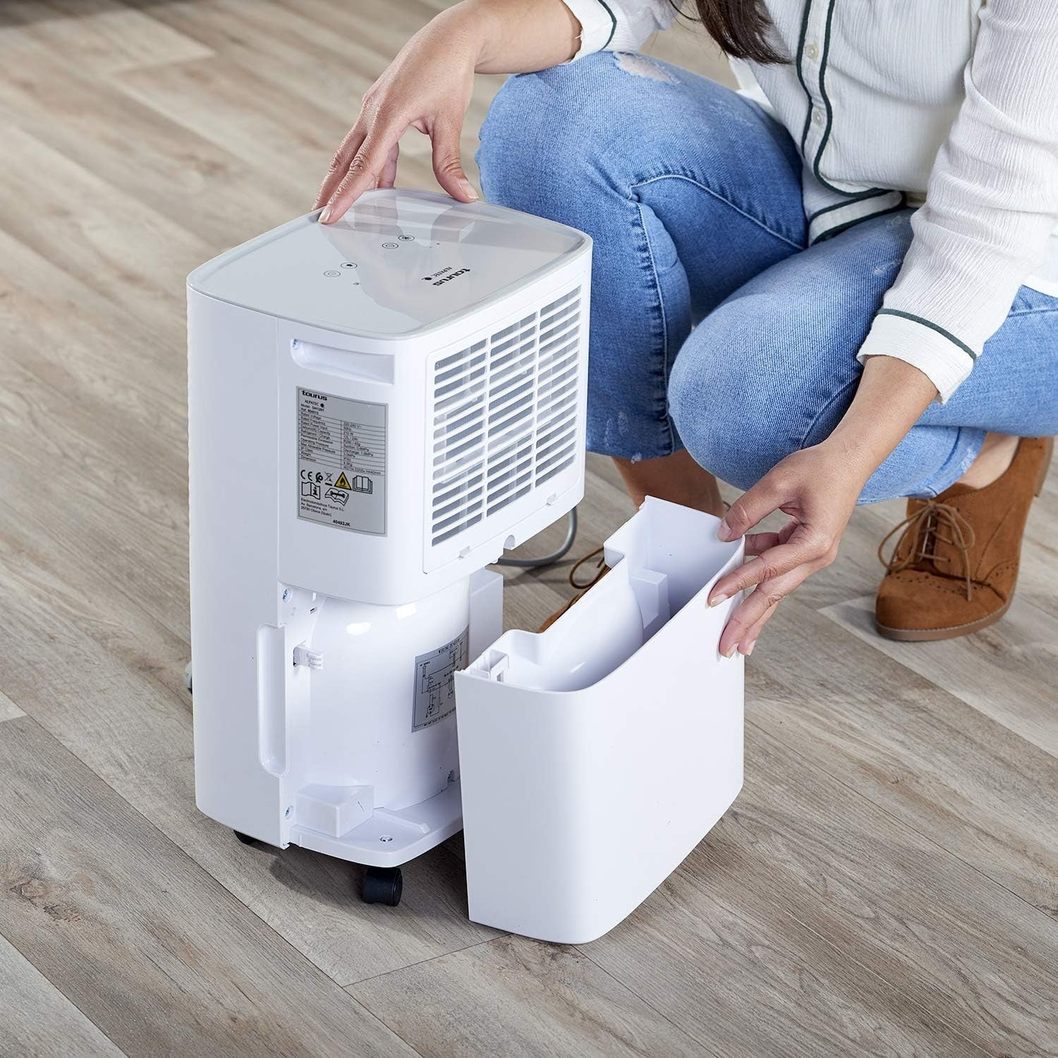 Taurus Pleasant Dehumidifier, 2.5 L, White