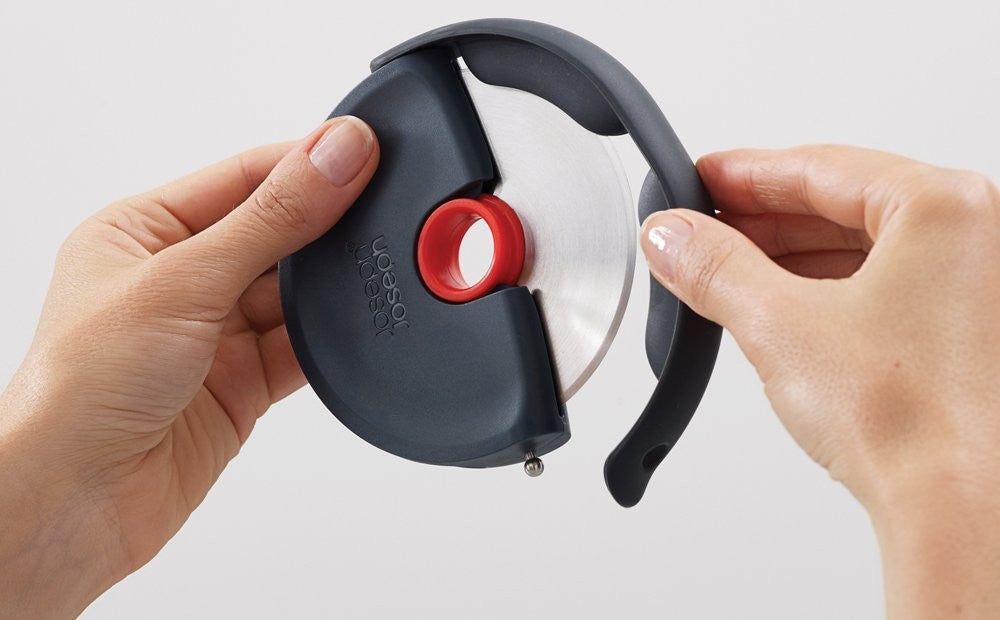 Joseph Joseph, Disc Easy-Clean Pizza Wheel, Black