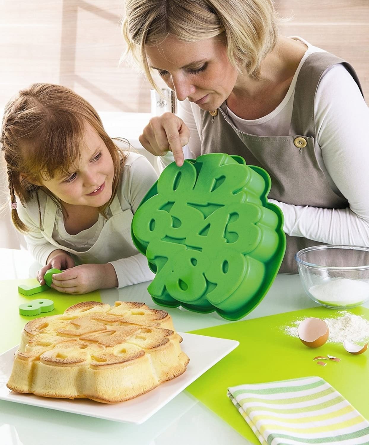 Pyrex, Flexi Twist Numbers Monocavity Cake Pan, Green